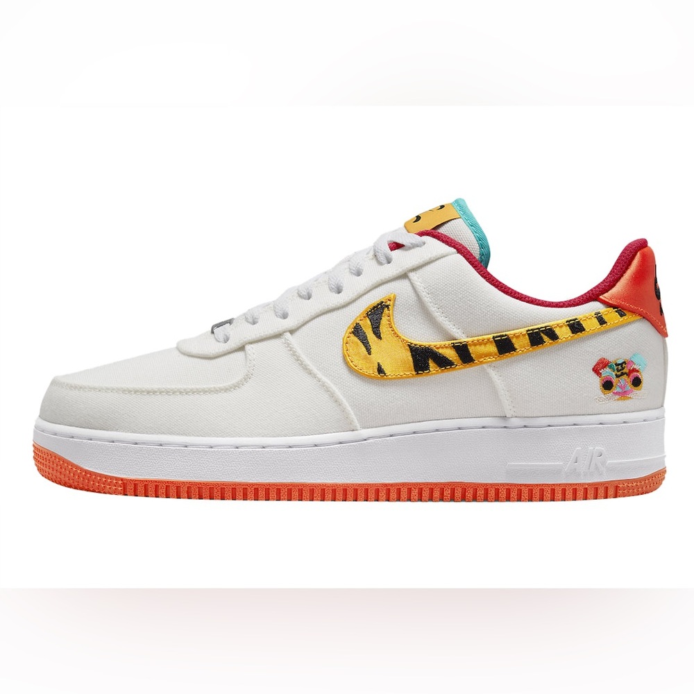 Nike year of the tiger woman’s size 9